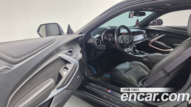 Chevrolet Camaro SS 6.2 V8 2017 — фото 10