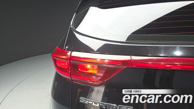 Kia Sportage The Bold Diesel 2.0 2WD Luxury 2019 — фото 23