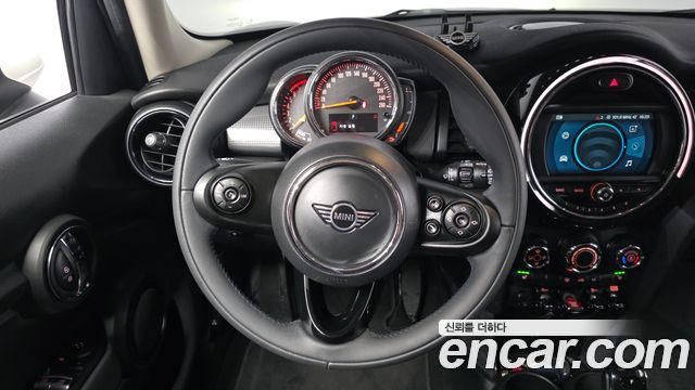 MINI Cooper 5Door Standard 3rd 2021 — фото 13