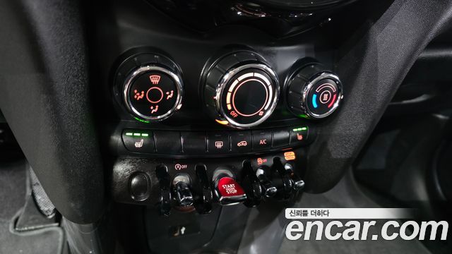 MINI Cooper 5Door Standard 3rd 2021 — фото 17