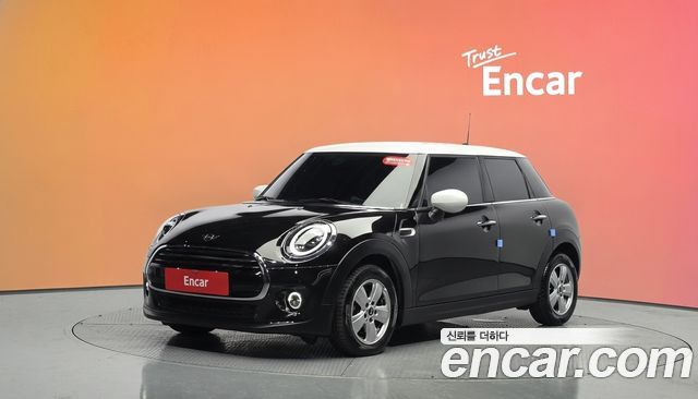MINI Cooper 5Door Standard 3rd 2021 — фото 1