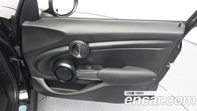 MINI Cooper 5Door Standard 3rd 2021 — фото 24