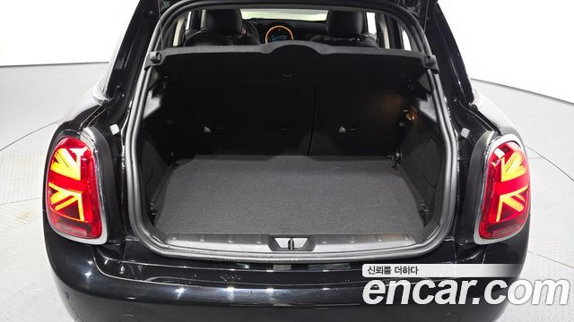 MINI Cooper 5Door Standard 3rd 2021 — фото 30