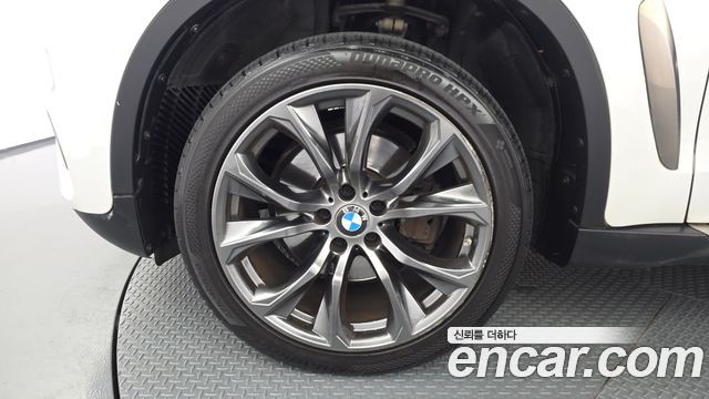 BMW X6 (F16) xDrive 40d 2015 — фото 5