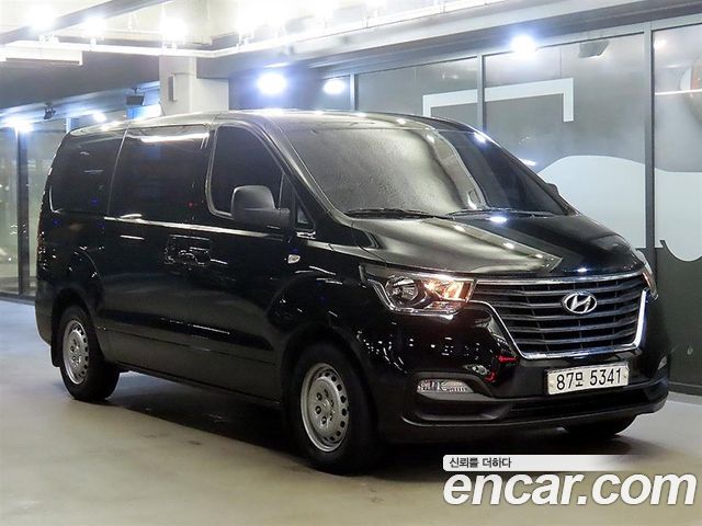 Hyundai Grand Starex Van 3-Seater Style 2019 — фото 1