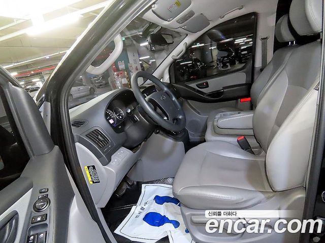 Hyundai Grand Starex Van 3-Seater Style 2019 — фото 6