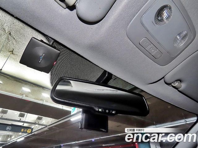 Hyundai Grand Starex Van 3-Seater Style 2019 — фото 18