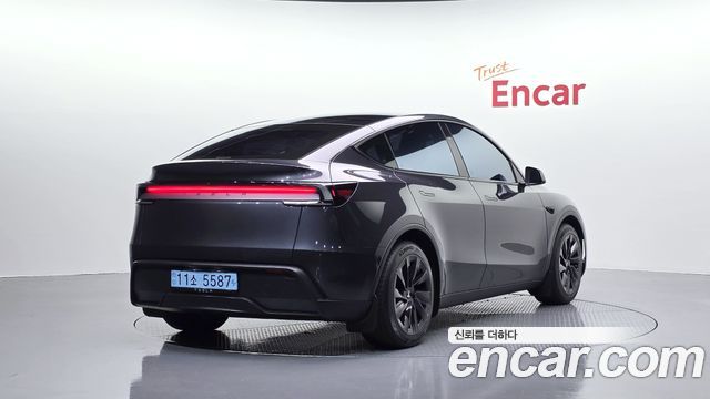 Tesla Model Y RWD 2025 — фото 2