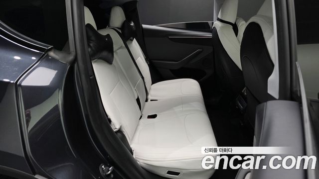 Tesla Model Y RWD 2025 — фото 11