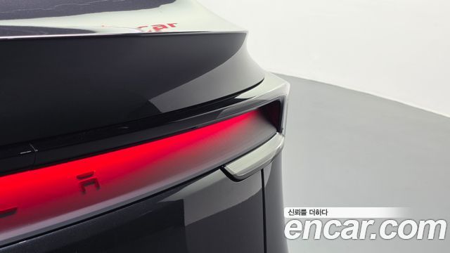 Tesla Model Y RWD 2025 — фото 23