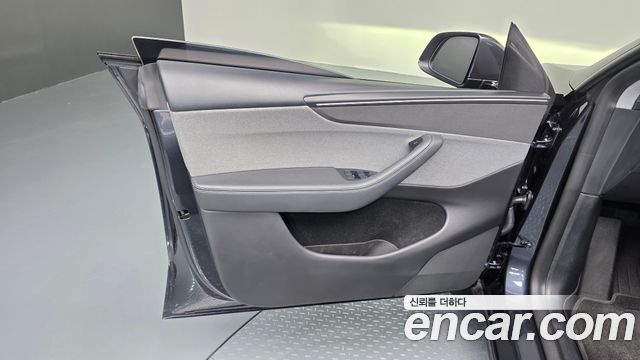 Tesla Model Y RWD 2025 — фото 24