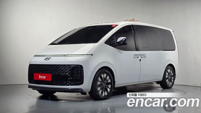 Hyundai Staria L3.5 Lounge 7-Seater Mobility 2023 — фото 1