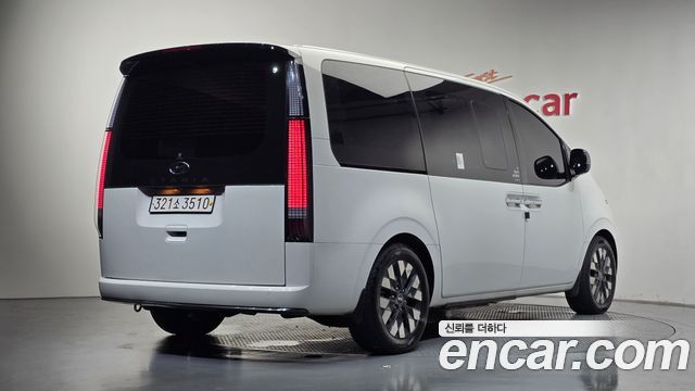 Hyundai Staria L3.5 Lounge 7-Seater Mobility 2023 — фото 2