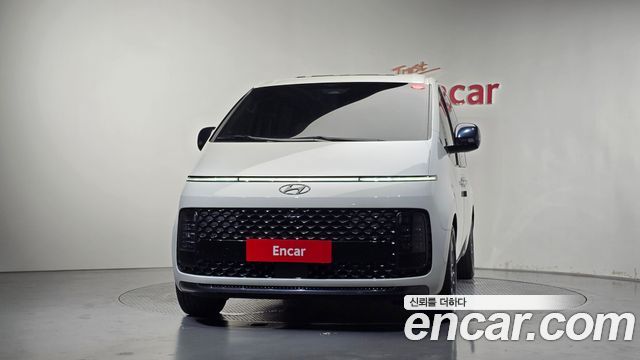 Hyundai Staria L3.5 Lounge 7-Seater Mobility 2023 — фото 3
