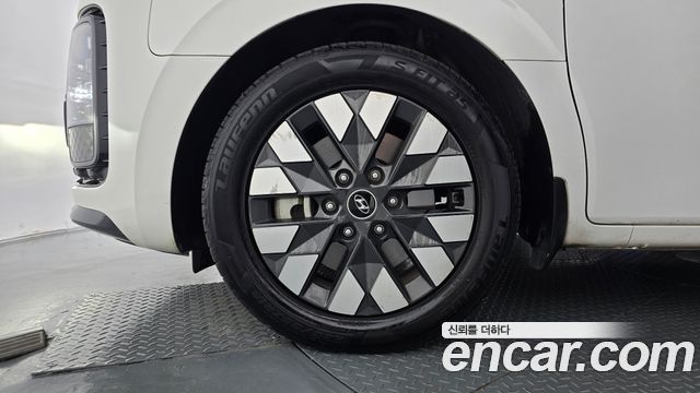 Hyundai Staria L3.5 Lounge 7-Seater Mobility 2023 — фото 5