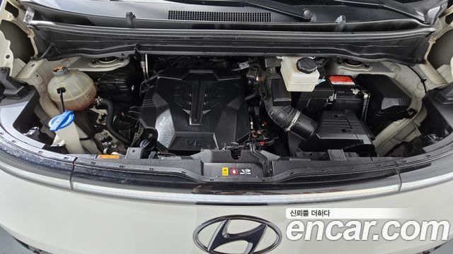 Hyundai Staria L3.5 Lounge 7-Seater Mobility 2023 — фото 6