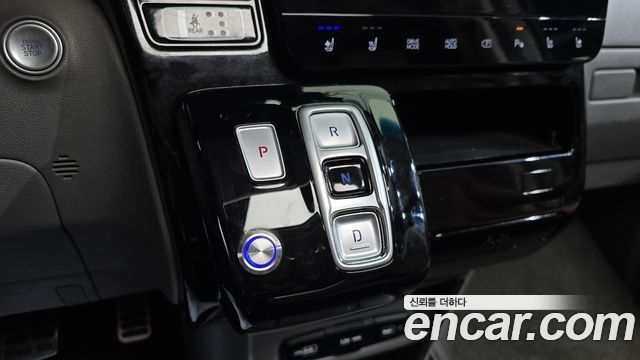 Hyundai Staria L3.5 Lounge 7-Seater Mobility 2023 — фото 9