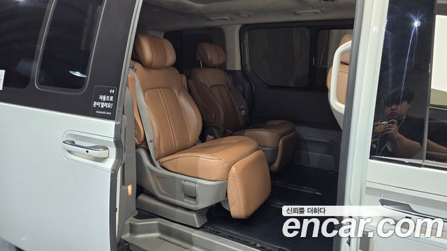 Hyundai Staria L3.5 Lounge 7-Seater Mobility 2023 — фото 15