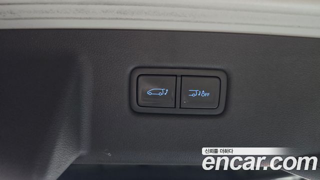 Hyundai Staria L3.5 Lounge 7-Seater Mobility 2023 — фото 22