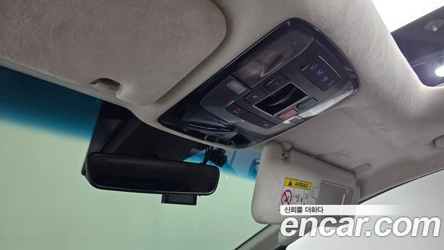 Hyundai Staria L3.5 Lounge 7-Seater Mobility 2023 — фото 24