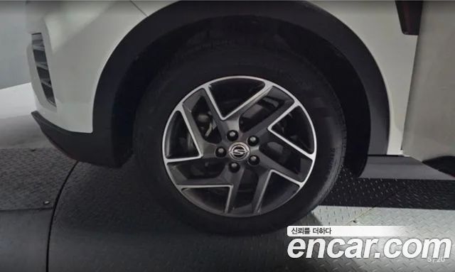 KG Mobility (SsangYong) Very New Tivoli Gasoline 1.5 2WD R-PLUS White 2022 — фото 5