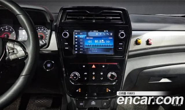 KG Mobility (SsangYong) Very New Tivoli Gasoline 1.5 2WD R-PLUS White 2022 — фото 19