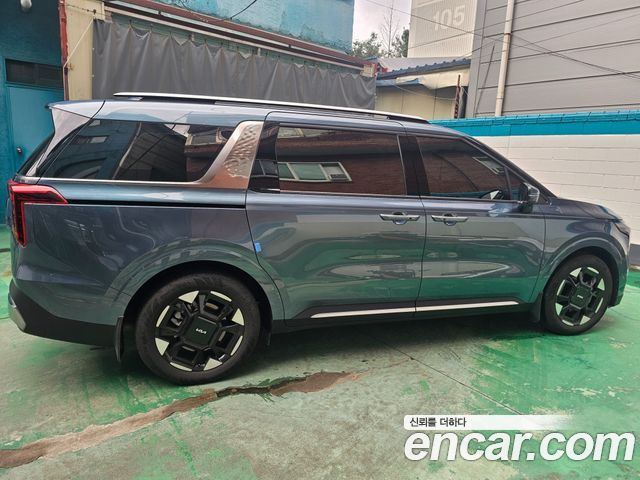 Kia Carnival (IV) HEV 9seater Signature 2025 — фото 2