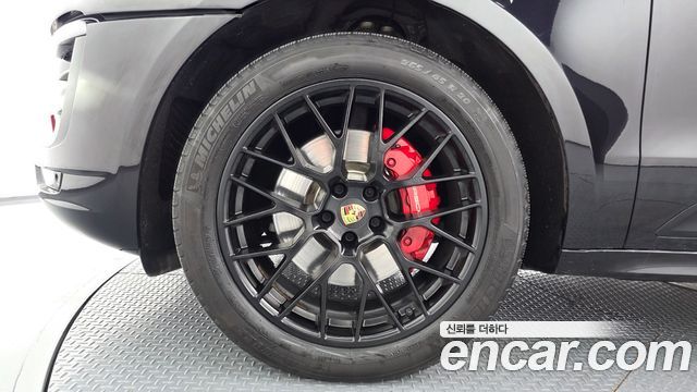 Porsche Macan 3.0 GTS 95B 2018 — фото 5