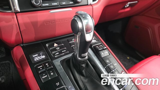 Porsche Macan 3.0 GTS 95B 2018 — фото 9