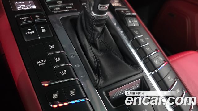 Porsche Macan 3.0 GTS 95B 2018 — фото 20