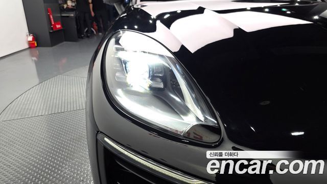 Porsche Macan 3.0 GTS 95B 2018 — фото 28
