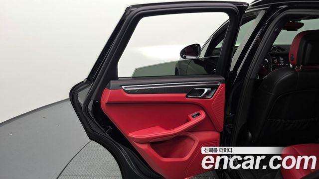 Porsche Macan 3.0 GTS 95B 2018 — фото 31