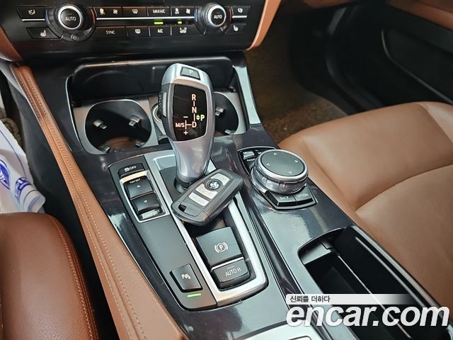 BMW 5 Series (F10) 520d 2015 — фото 8