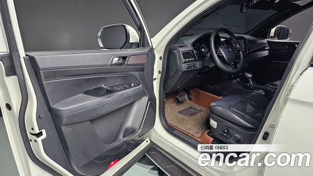 KG Mobility (SsangYong) Rexton Sports Khan Diesel 2.2 2WD Prestige 2021 — фото 11