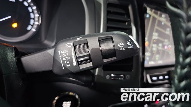 KG Mobility (SsangYong) Rexton Sports Khan Diesel 2.2 2WD Prestige 2021 — фото 13