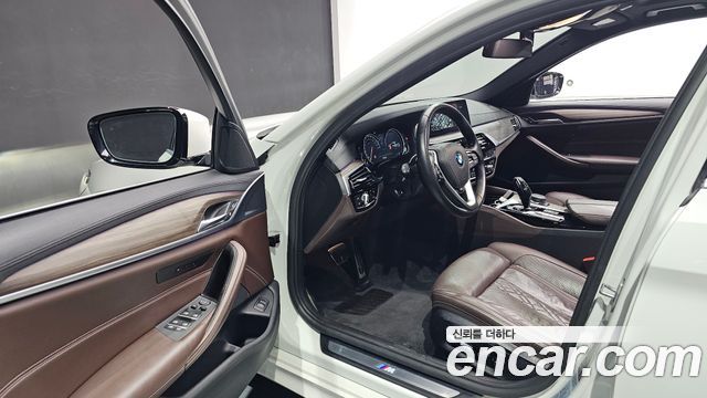 BMW 5 Series (G30) 520d xDrive M Sport Package Plus 2018 — фото 10