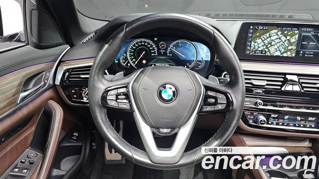 BMW 5 Series (G30) 520d xDrive M Sport Package Plus 2018 — фото 12