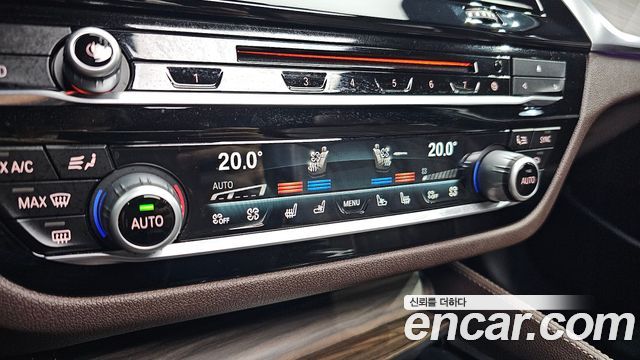 BMW 5 Series (G30) 520d xDrive M Sport Package Plus 2018 — фото 15