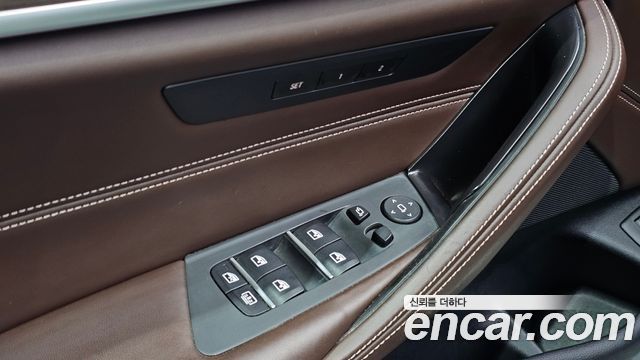 BMW 5 Series (G30) 520d xDrive M Sport Package Plus 2018 — фото 17
