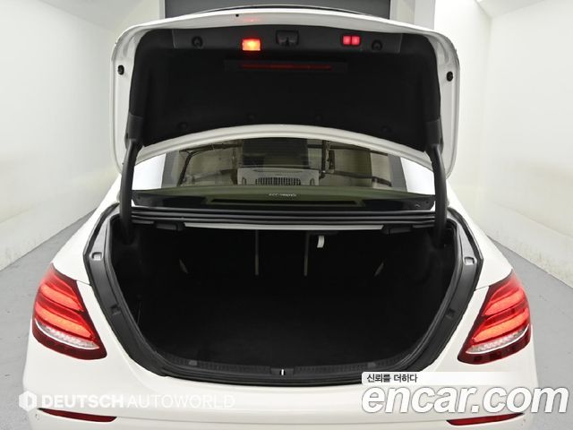 Mercedes-Benz E-Class (W213) E220d 4MATIC Exclusive 2019 — фото 24