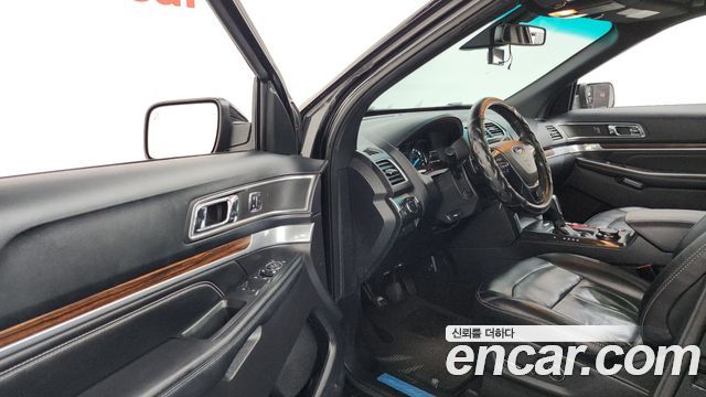 Ford Explorer 2.3 Limited 4WD 5th 2016 — фото 10