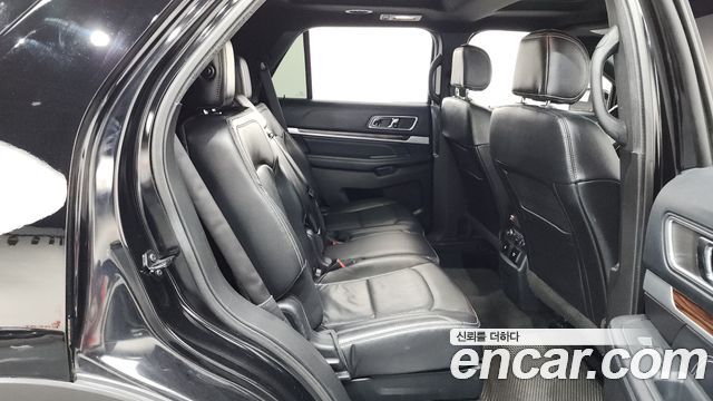 Ford Explorer 2.3 Limited 4WD 5th 2016 — фото 12
