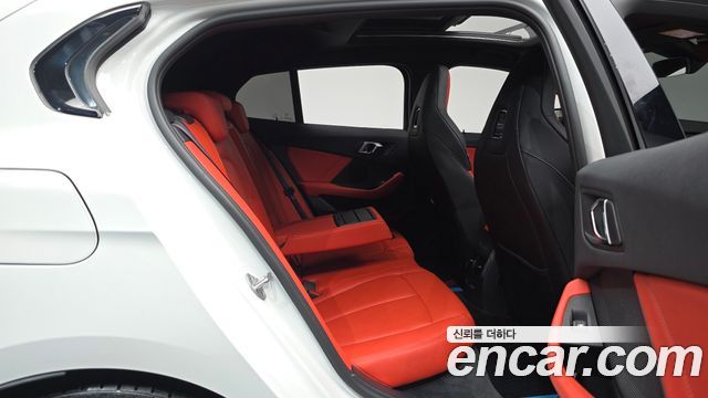 BMW 1 Series (F40) M135i xDrive 2024 — фото 11