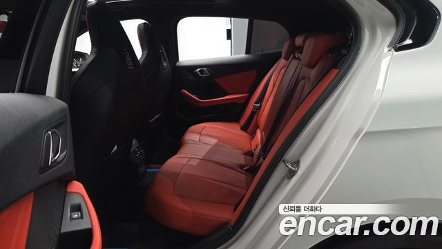 BMW 1 Series (F40) M135i xDrive 2024 — фото 12