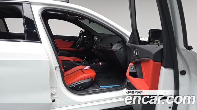 BMW 1 Series (F40) M135i xDrive 2024 — фото 26