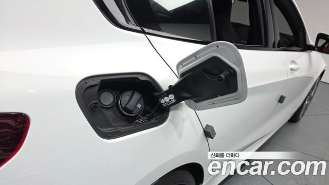 BMW 1 Series (F40) M135i xDrive 2024 — фото 33