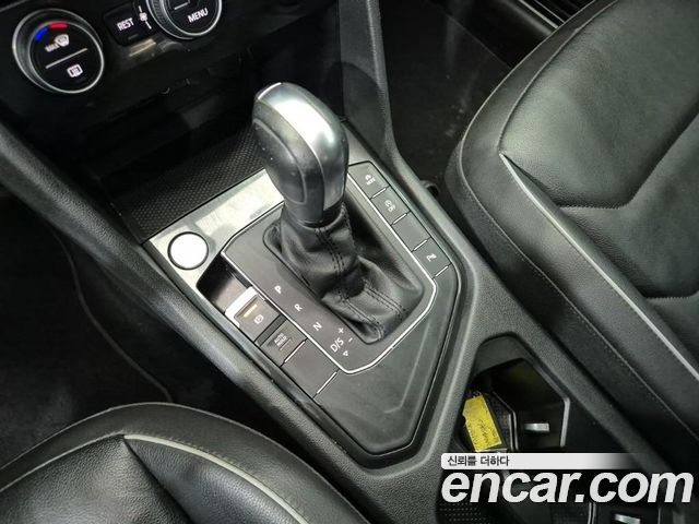 Volkswagen Tiguan (II) 2.0 TDI Premium 2020 — фото 8