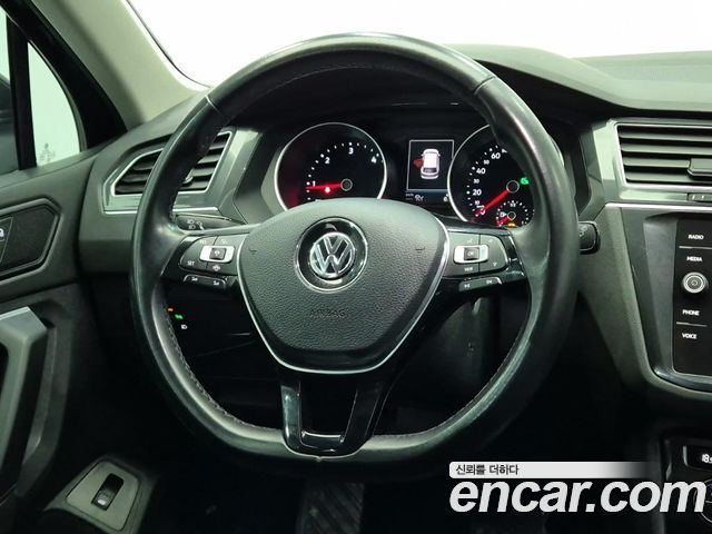 Volkswagen Tiguan (II) 2.0 TDI Premium 2020 — фото 9
