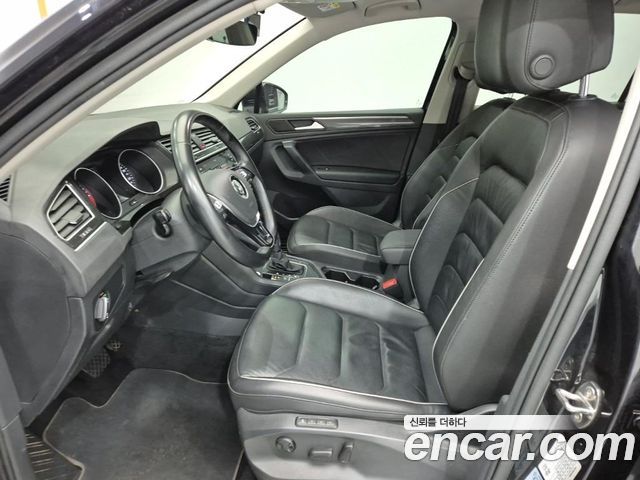 Volkswagen Tiguan (II) 2.0 TDI Premium 2020 — фото 15