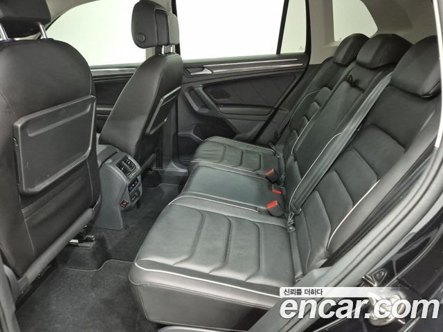 Volkswagen Tiguan (II) 2.0 TDI Premium 2020 — фото 16